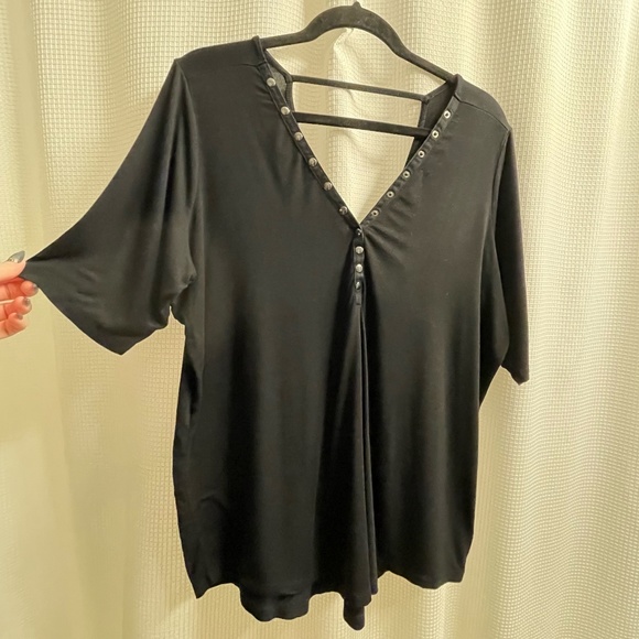 TORRID Super Soft Snap Detail Henley Top EUC - Picture 8 of 11